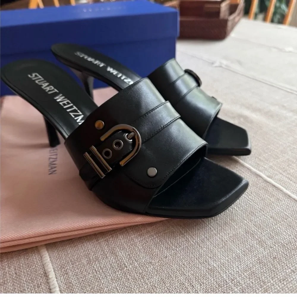 New Stuart Weitzman Black Leather Y2K 90s Mules with kitten heel Buckle Detail
